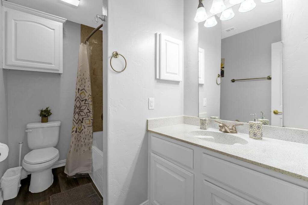 Family Friendly 2Bdrm-Walk To At&T/Cowboys Stadium Арлингтон Экстерьер фото